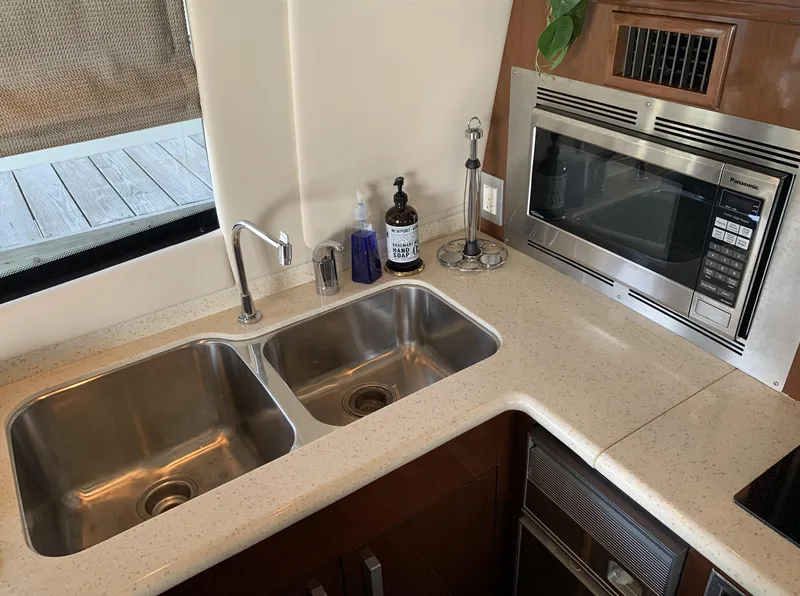 Slide: The Image of Carver 56 Voyager 2007 - 72