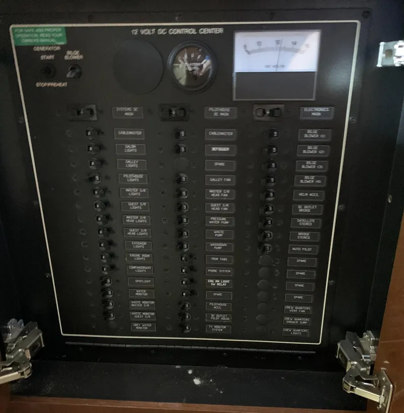 Slide: The Image of Carver 56 Voyager 2007 - 98