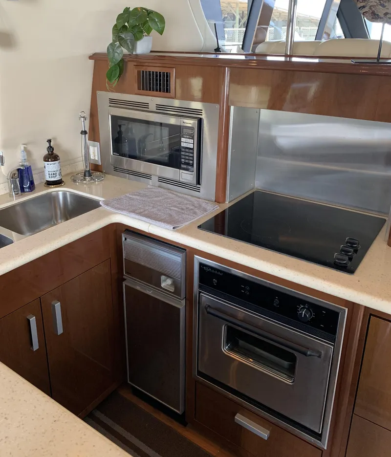 Slide: The Image of Carver Yachts 56 Voyager 2007 - 70