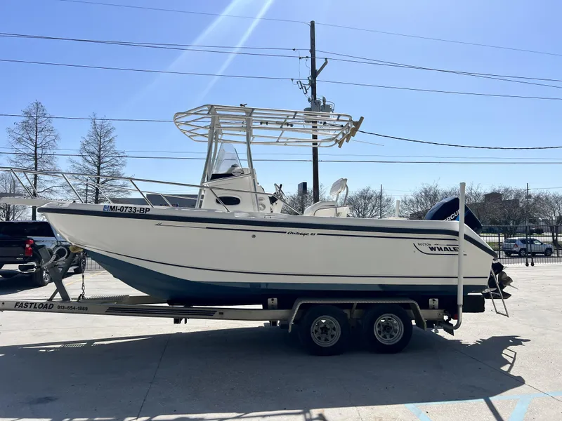 Slide: The Image of Boston Whaler 21 Outrage 2000 - 12