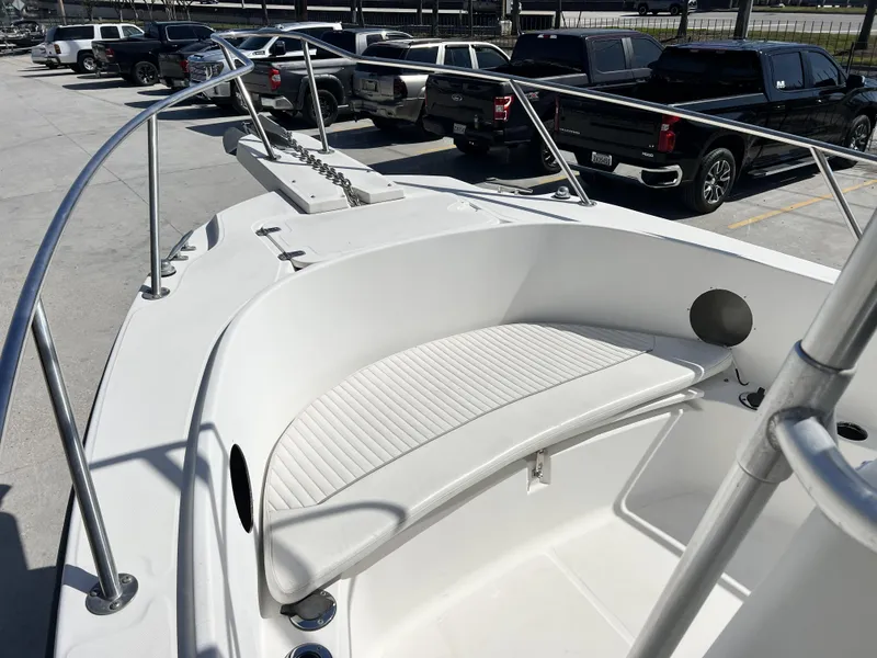 Slide: The Image of Boston Whaler 21 Outrage 2000 - 3