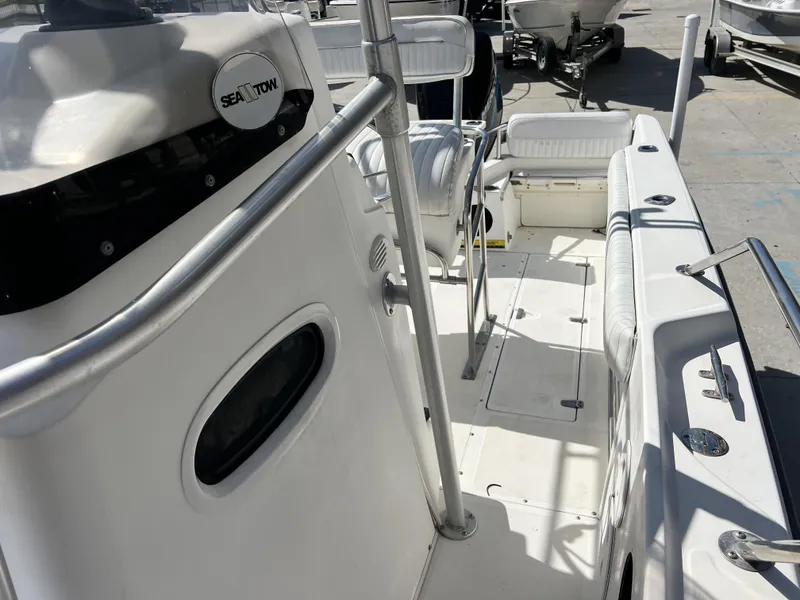 Slide: The Image of Boston Whaler 21 Outrage 2000 - 5