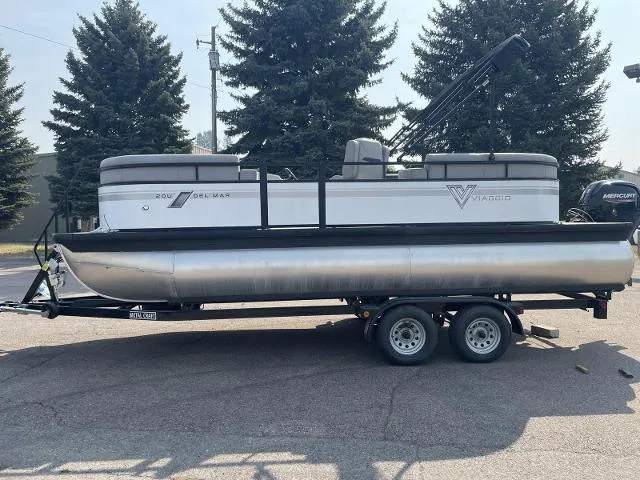 Slide: The Image of 2022 Viaggio DM20U pontoon boat on a trailer, side view. - 5