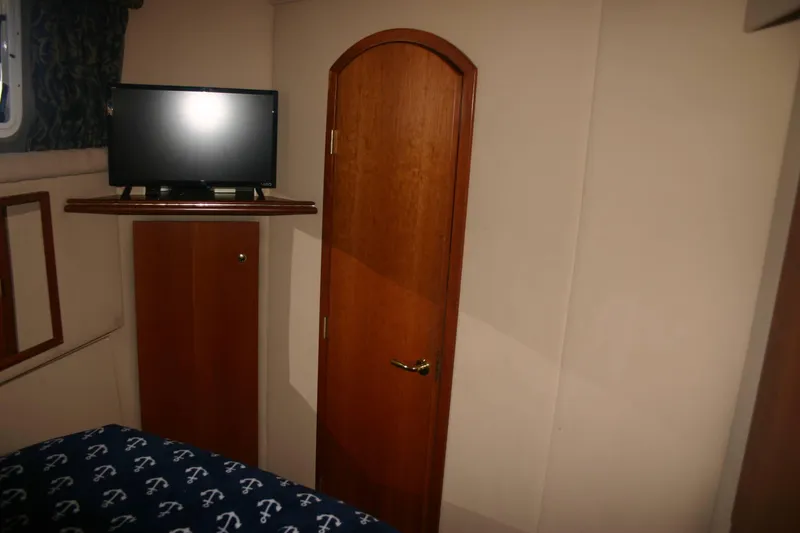 Slide: The Image of Aft Cabin - 32