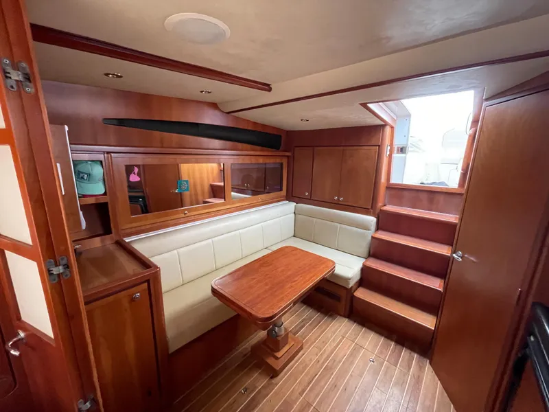 Slide: The Image of Salon Settee - 13