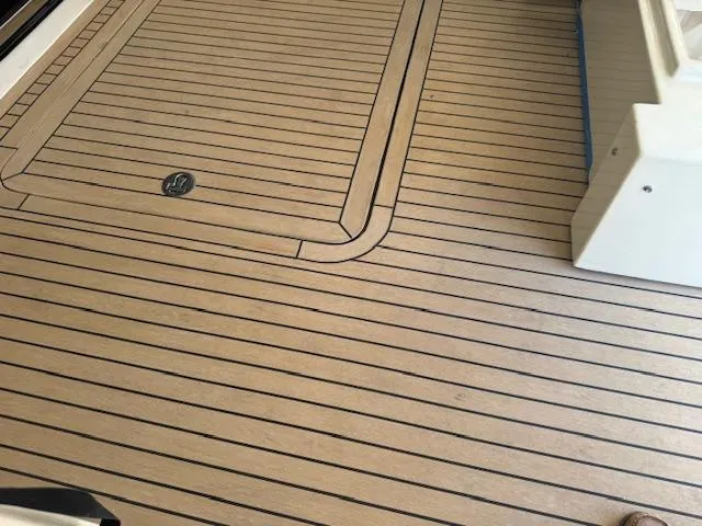 Slide: The Image of Teak deck of a 2008 Marquis 40 SC yacht. - 24