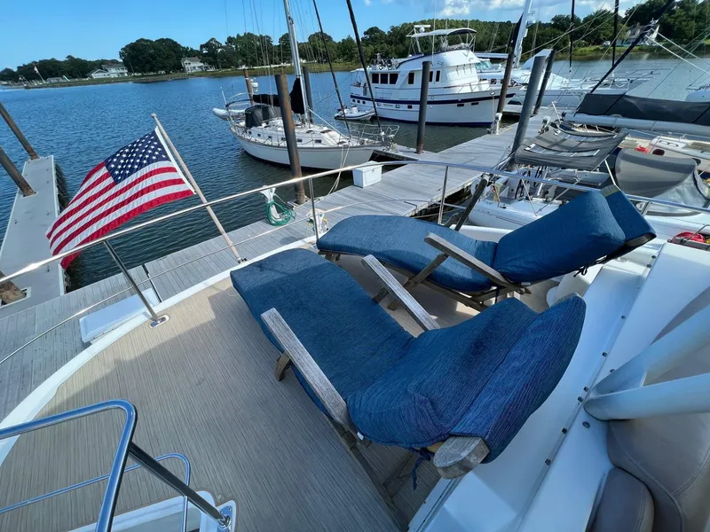 Slide: The Image of Carver 56 Voyager - 10