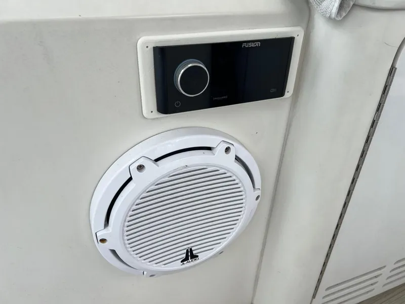 Slide: The Image of Carver 56 Voyager - 16