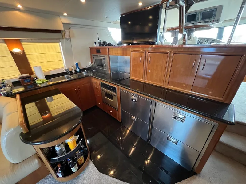 Slide: The Image of Carver 56 Voyager - 33