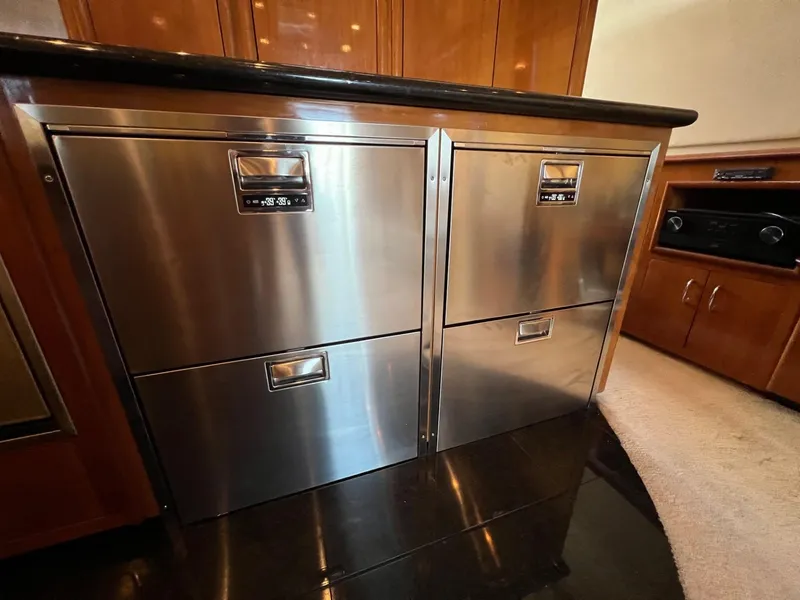 Slide: The Image of Carver 56 Voyager - 34