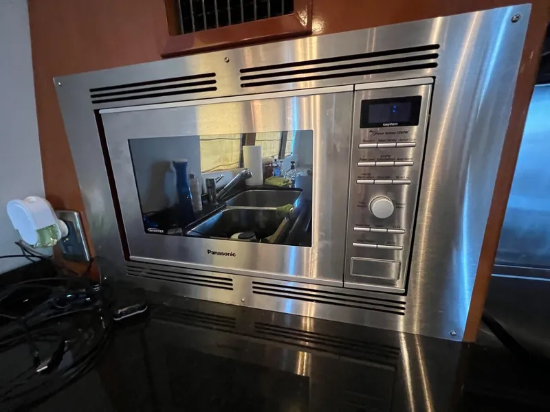 Slide: The Image of Carver 56 Voyager - 36