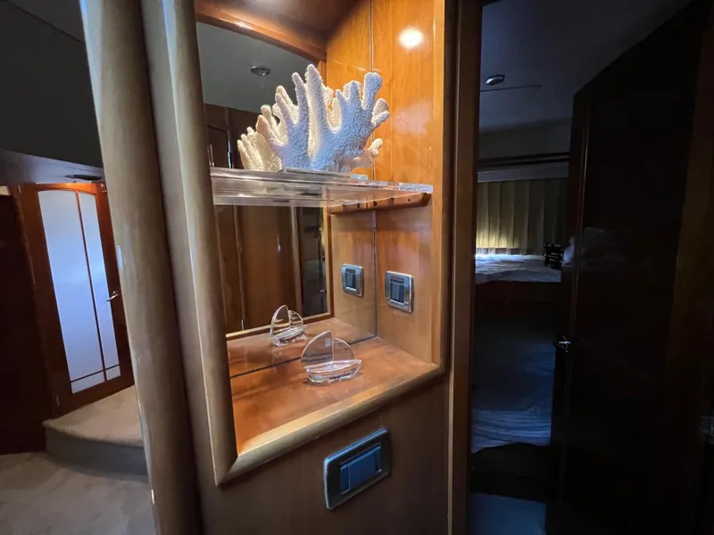 Slide: The Image of Carver 56 Voyager - 38