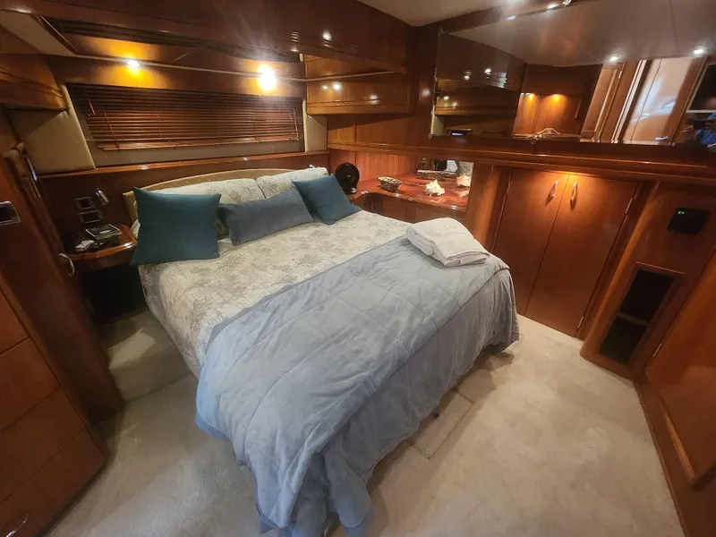 Slide: The Image of Carver 56 Voyager - 39