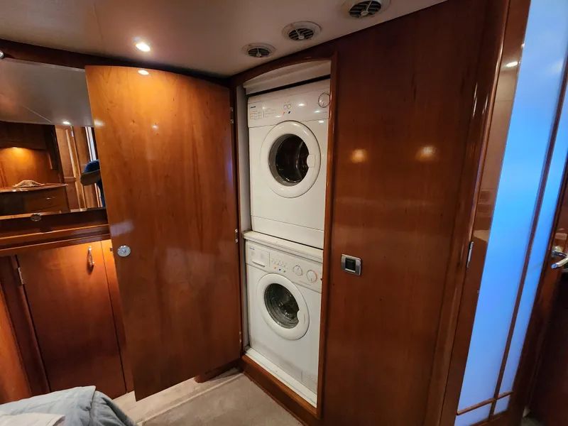 Slide: The Image of Carver 56 Voyager - 40