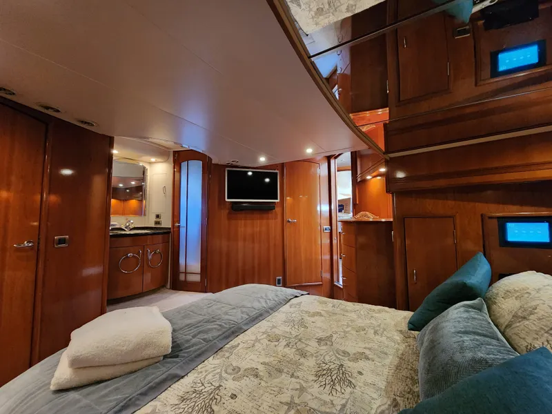 Slide: The Image of Carver 56 Voyager - 41