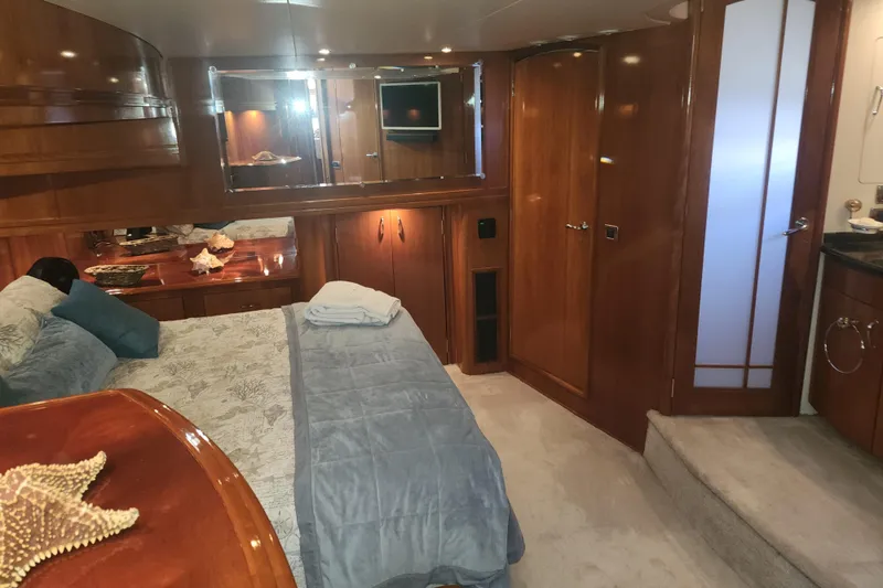 Slide: The Image of Carver 56 Voyager - 42