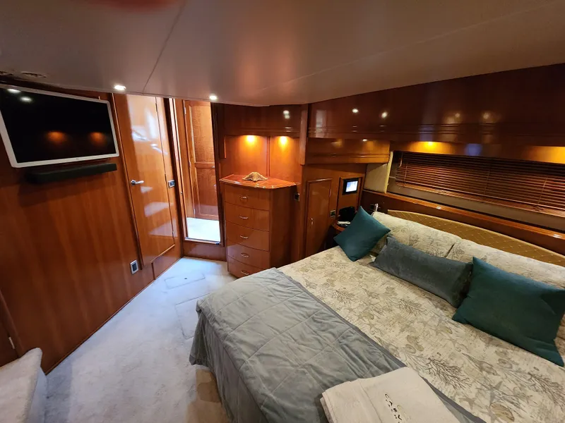 Slide: The Image of Carver 56 Voyager - 43