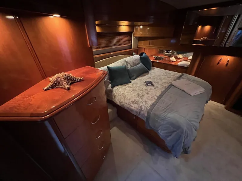 Slide: The Image of Carver 56 Voyager - 45