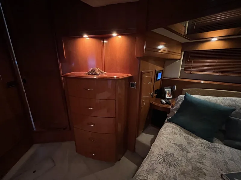 Slide: The Image of Carver 56 Voyager - 48