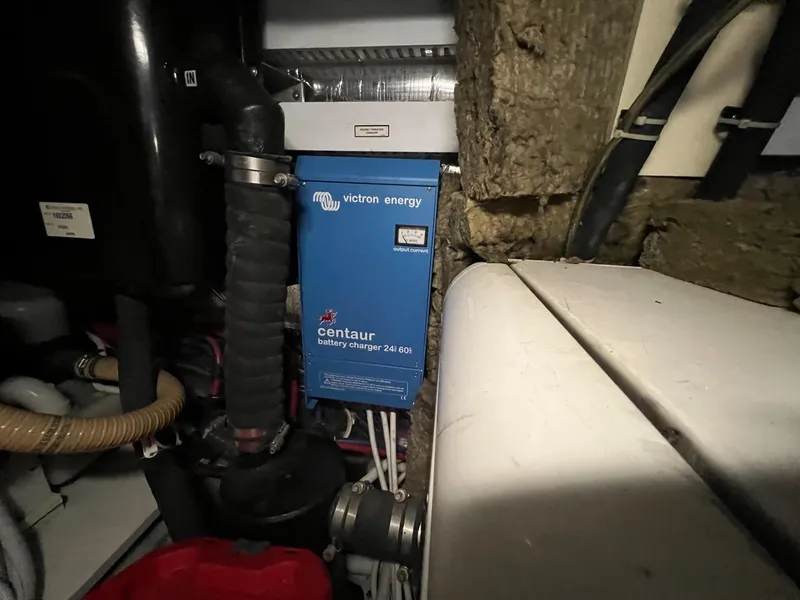 Slide: The Image of Carver 56 Voyager - 62