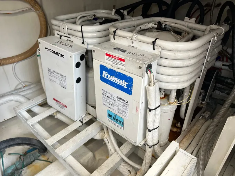 Slide: The Image of Carver 56 Voyager - 65