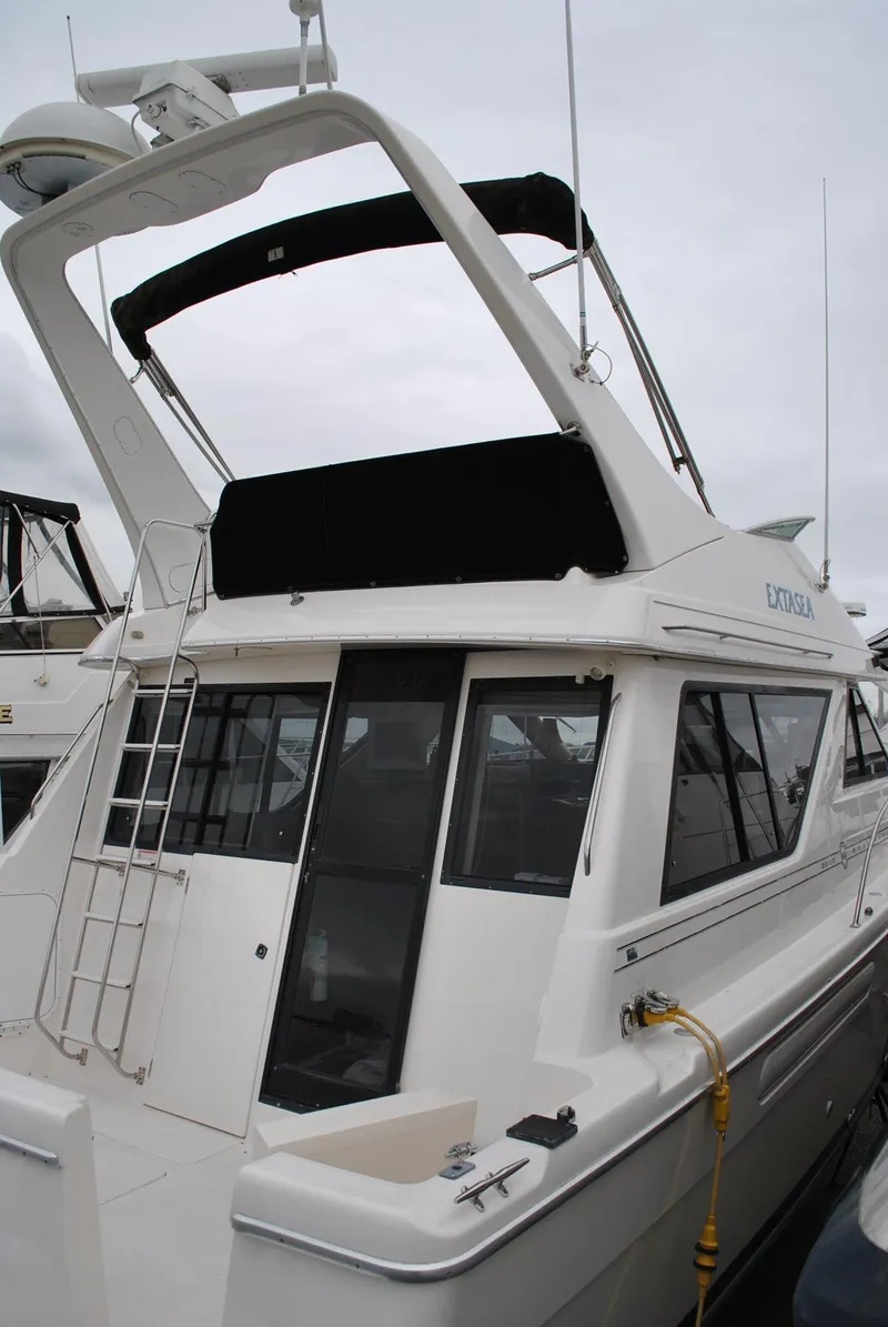 Slide: The Image of Aft view 3988 Bayliner 1995 - 2