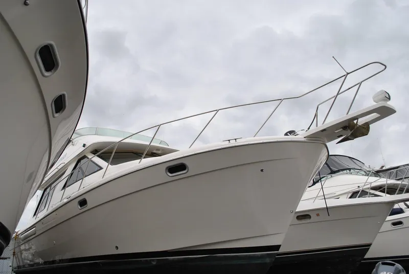 Slide: The Image of Bow view 3988 Bayliner 1995 - 3