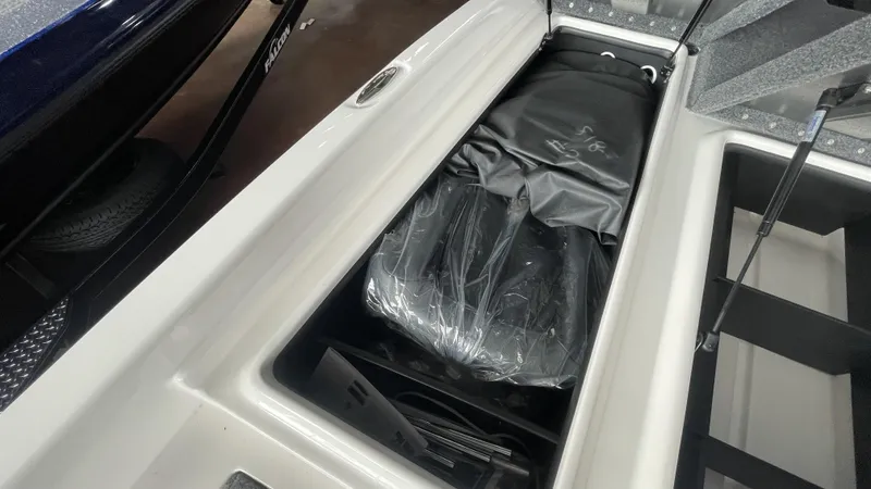 Slide: The Image of Falcon F185 2023 - 19