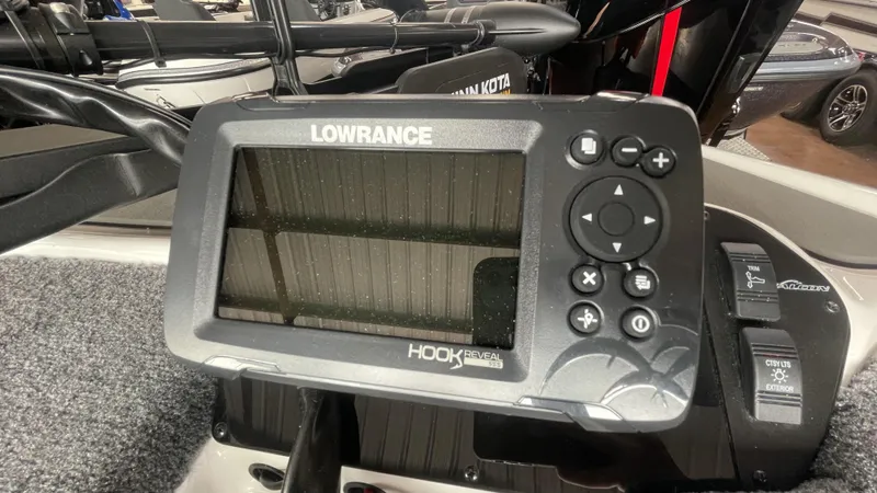 Slide: The Image of Falcon F185 2023 - 5