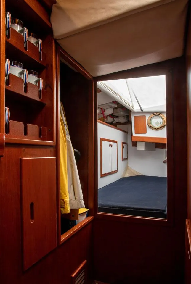 Slide: The Image of Hinckley Yachts OceanCruising 52 1997 - 93