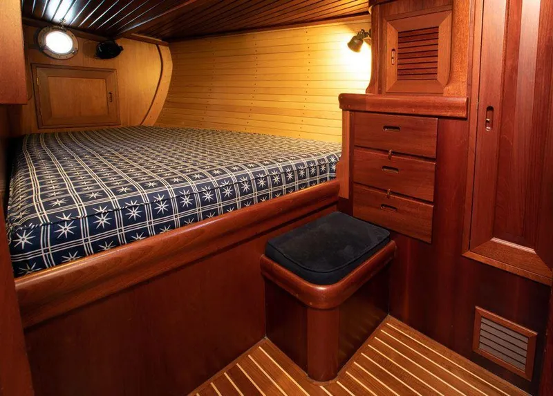 Slide: The Image of Hinckley Yachts OceanCruising 52 1997 - 94