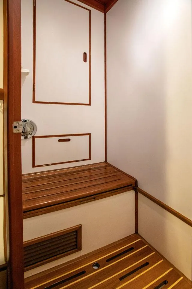 Slide: The Image of Hinckley Yachts OceanCruising 52 1997 - 95