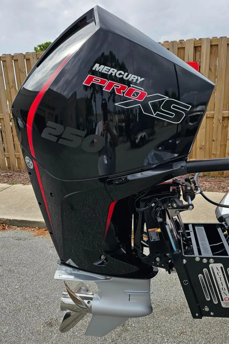 Slide: The Image of 2024 Ranger Z521R Ranger Cup Equipped with Mercury Pro XS 250 outboard motor. - 10