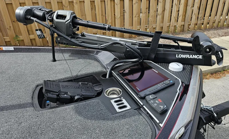 Slide: The Image of 2024 Ranger Z521R Ranger Cup Equipped boat with Lowrance electronics and fishing gear. - 14