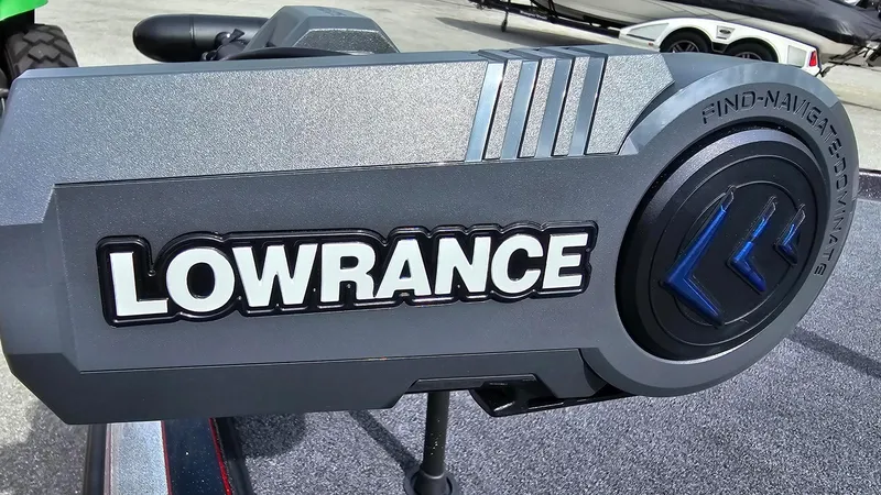 Slide: The Image of Lowrance equipment on 2024 Ranger Z521R Ranger Cup Equipped boat. - 21
