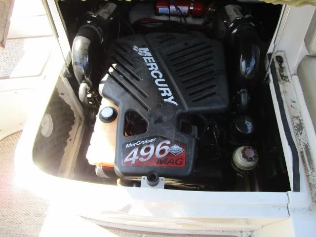 Slide: The Image of 2005 Sea Ray 270 Sundeck with MerCruiser 496 MAG engine. - 10