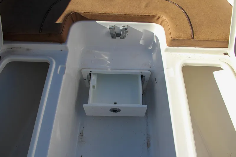 Slide: The Image of Sea Hunt Ultra 275 SE 2021 - 78