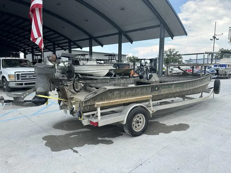 Slide: The Image of Gator Trax 20x60 2015 - 6