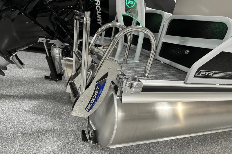 Slide: The Image of 2024 Premier 250 Solaris Sport boat with Ricochet ladder system and PTX technology. - 10