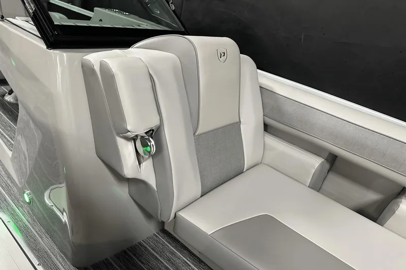 Slide: The Image of Premier 250 Solaris Sport 2024 - 111