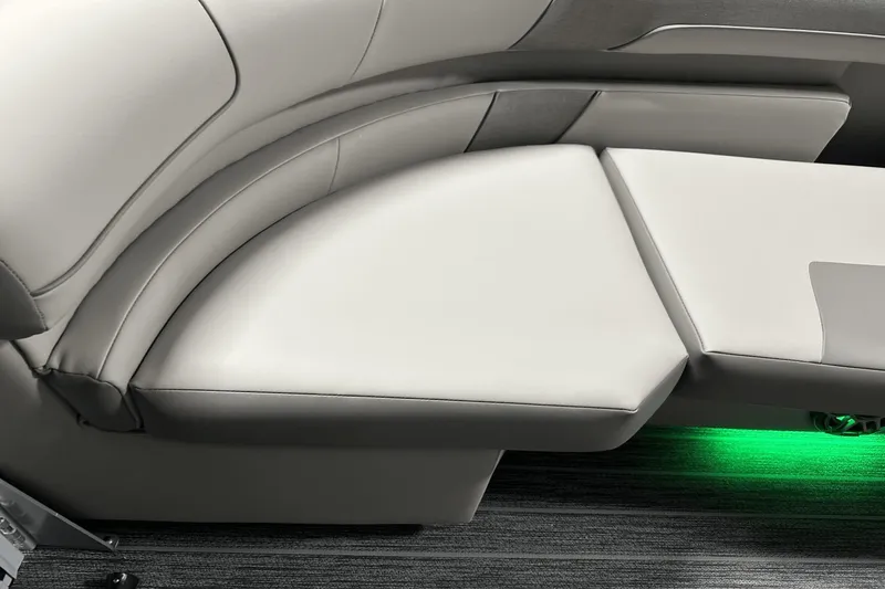 Slide: The Image of Premier 250 Solaris Sport 2024 - 119