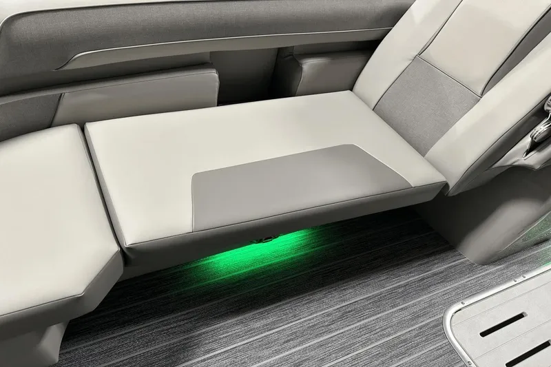 Slide: The Image of Premier 250 Solaris Sport 2024 - 121