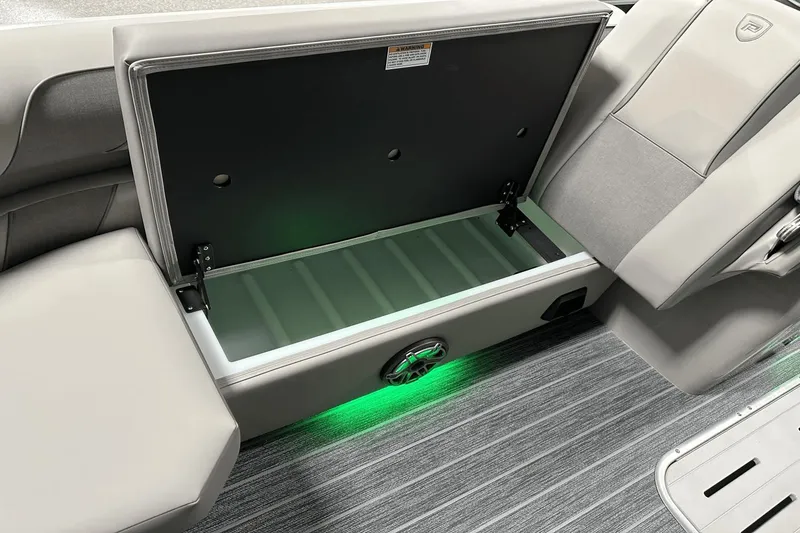 Slide: The Image of Premier 250 Solaris Sport 2024 - 122