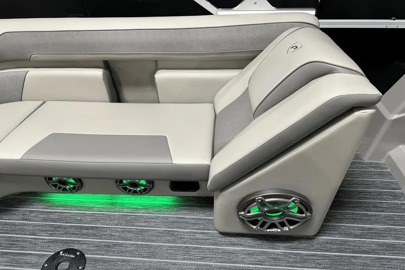 Slide: The Image of Premier 250 Solaris Sport 2024 - 53