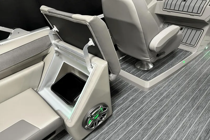 Slide: The Image of Premier 250 Solaris Sport 2024 - 54