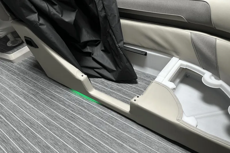 Slide: The Image of Premier 250 Solaris Sport 2024 - 67