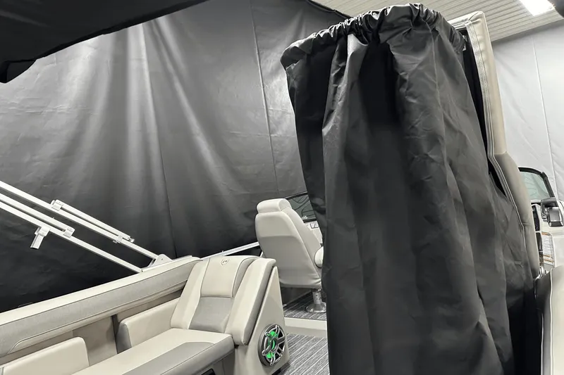 Slide: The Image of Premier 250 Solaris Sport 2024 - 69