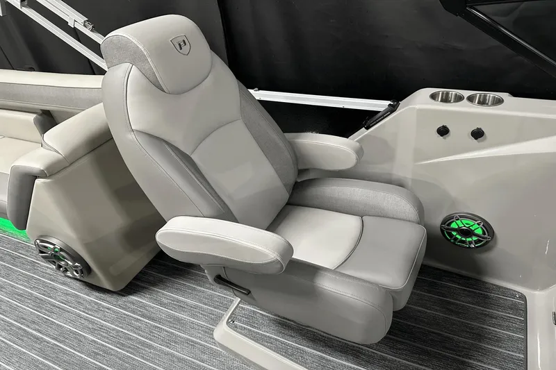Slide: The Image of Premier 250 Solaris Sport 2024 - 74