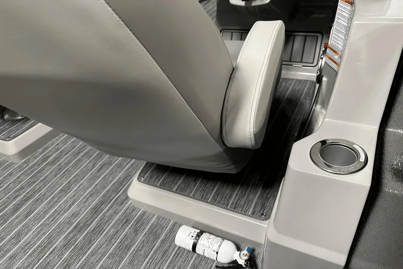Slide: The Image of Premier 250 Solaris Sport 2024 - 93