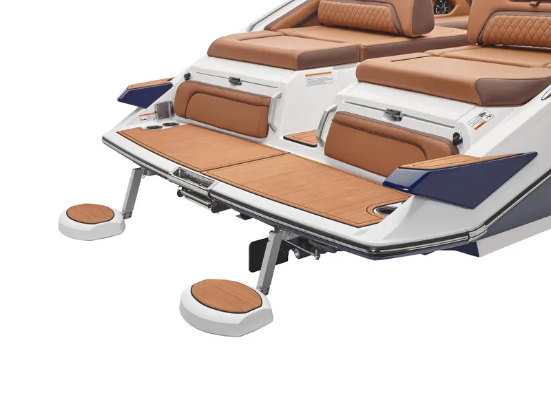 Slide: The Image of 2024 Yamaha Boats 275SE rear deck with brown seating and swim platform. - 8
